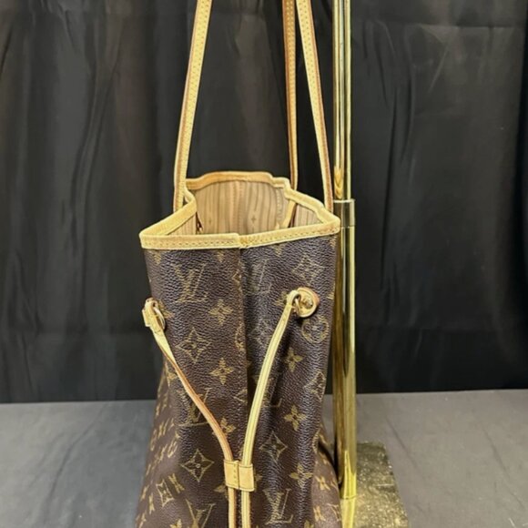 Louis Vuitton Neverfull MM - Picture 9 of 9